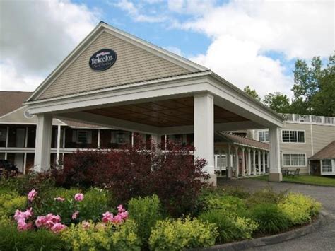 4 miles from Tanglewood 30 Best Value of 426 Hotels near Tanglewood. . Yankee inn lenox ma